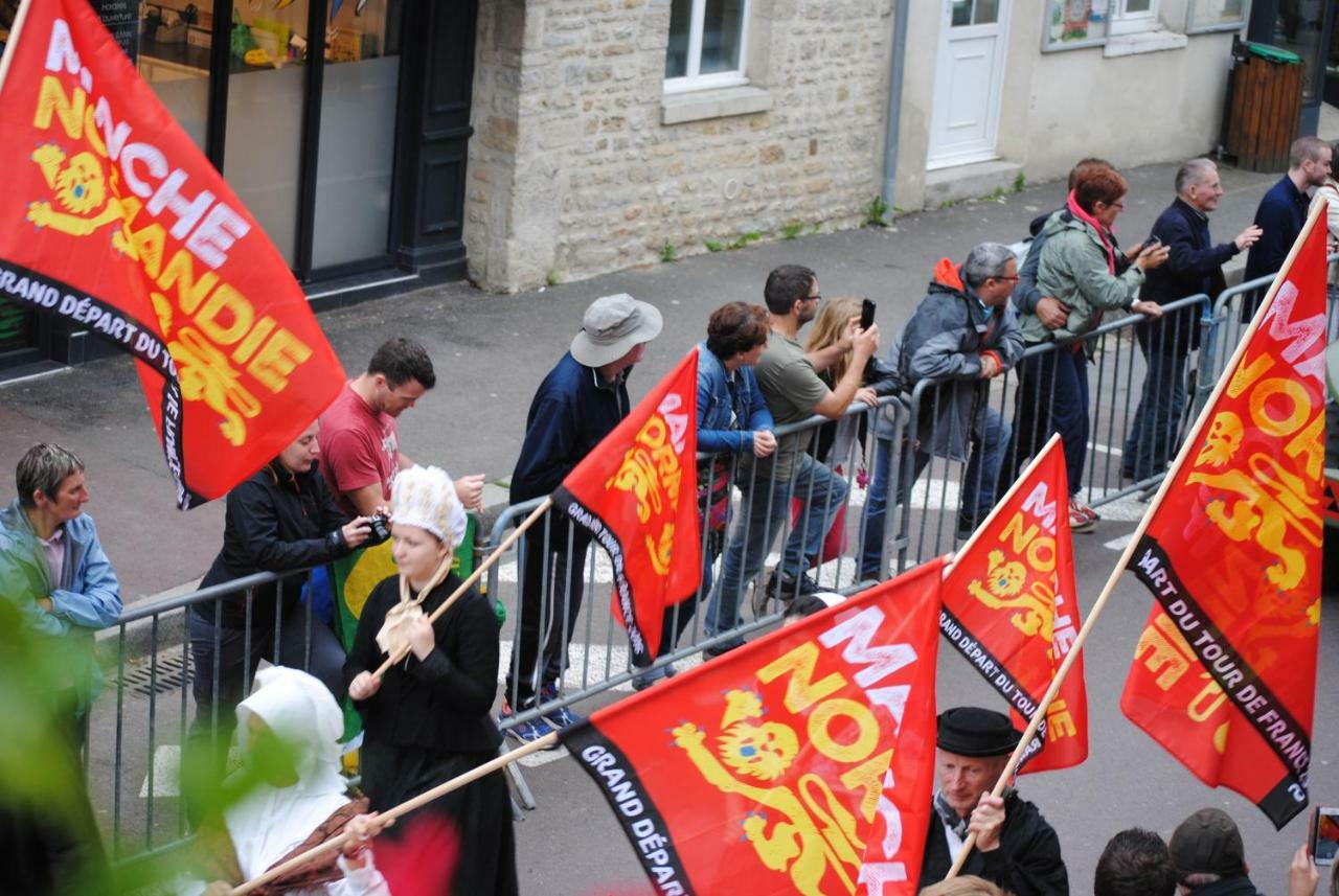 Gite Le Sainte Mere Eglise ภายนอก รูปภาพ